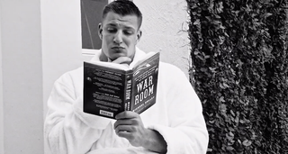 Illustration for article titled What The Fresh Hell Is This Rob Gronkowski Video?
